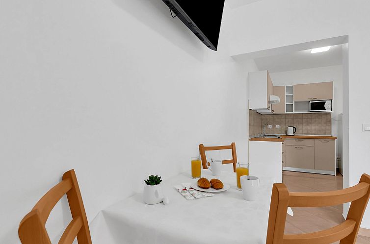 Appartement Pine Canopy Family Studio mit Meerblick A2