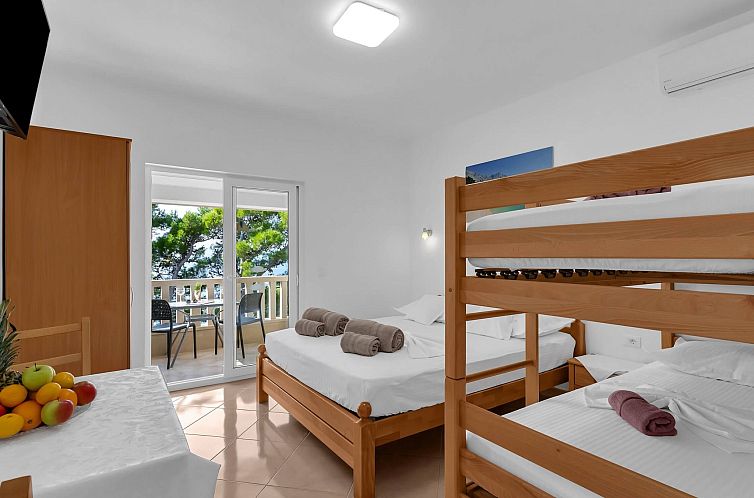 Appartement Pine Canopy Family Studio mit Balkon und Meerbli