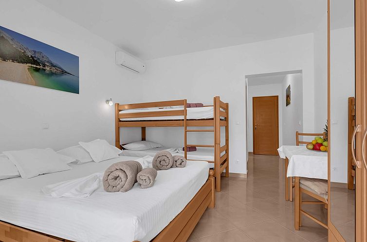 Appartement Pine Canopy Family Studio mit Balkon und Meerbli