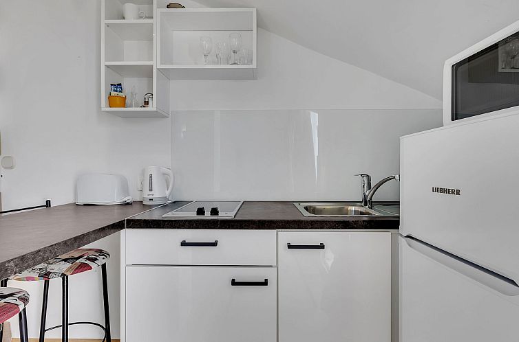 Appartement Villa Margitta mit Pool, Tennisplatz und Meerbli