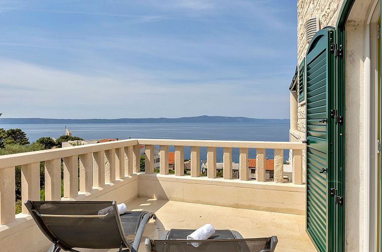 Appartement Villa Margitta mit Pool, Tennisplatz und Meerbli