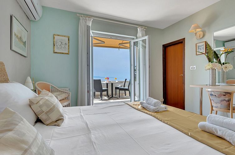 Appartement Tolle Wohnung in Drašnice mit Schönem Garten