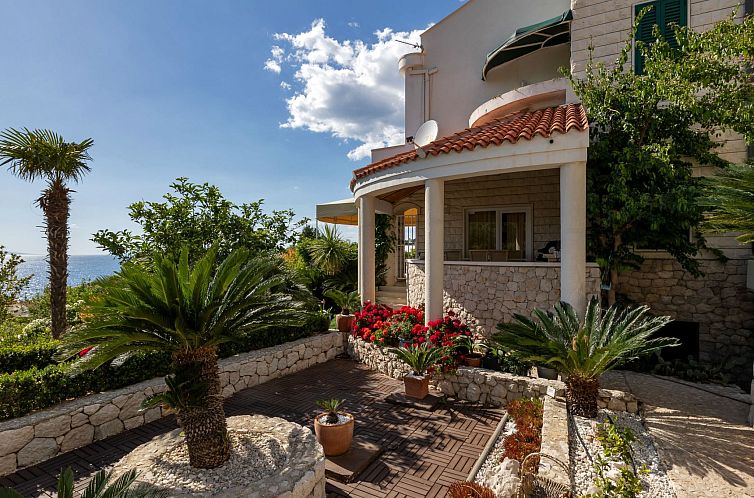 Appartement Tolle Wohnung in Drašnice mit Schönem Garten