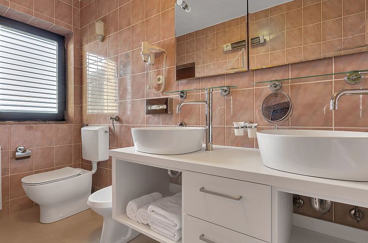 Appartement Tolle Wohnung in Drašnice mit Schönem Garten