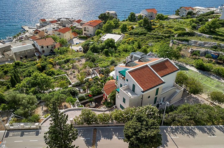 Appartement Tolle Wohnung in Drašnice mit Schönem Garten