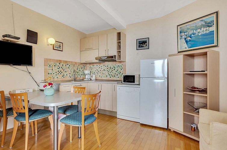 Appartement Tolle Wohnung in Drašnice mit Schönem Garten