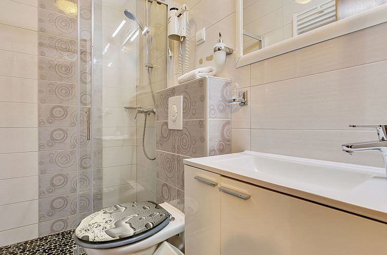 Appartement Wohnung in Drašnice mit Schönem Garten