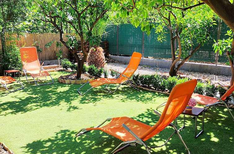 Vakantiehuis Karmen auf zwei Ebenen mit Garten