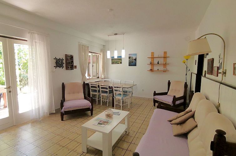 Vakantiehuis Karmen auf zwei Ebenen mit Garten