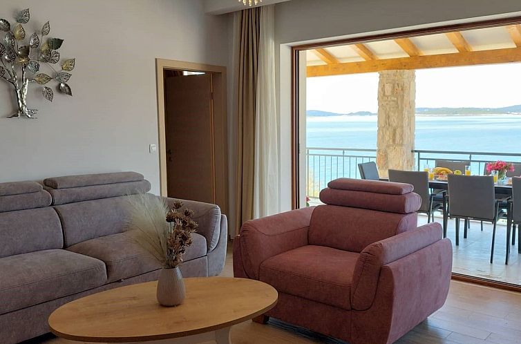 Vakantiehuis Ferienvilla "Dalmatiner" mit Infinity Pool