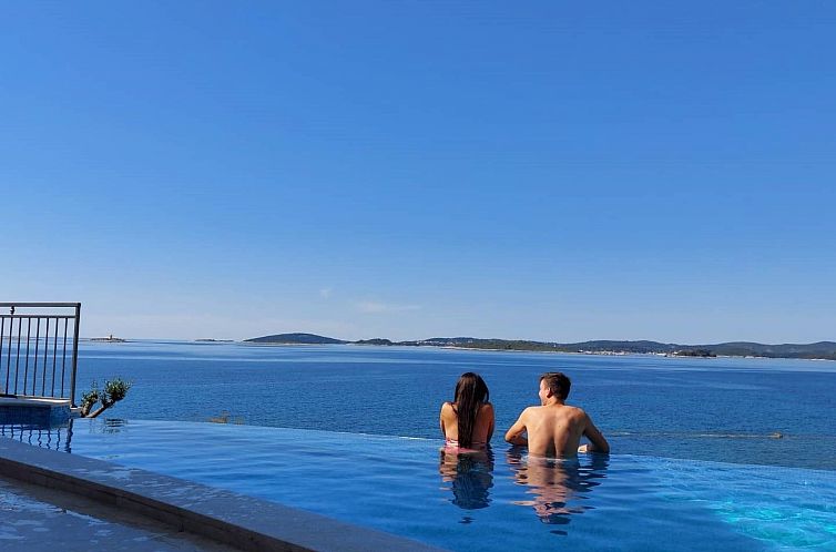Vakantiehuis Ferienvilla "Dalmatiner" mit Infinity Pool