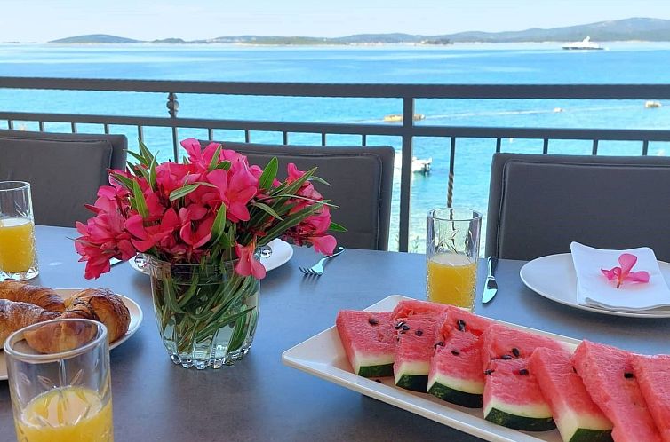 Vakantiehuis Ferienvilla "Dalmatiner" mit Infinity Pool