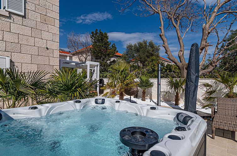 Unterkunft 10317341 - Ferienhaus Dalmatien - Vakantiehuis Surtini Villa Orebić Jakuzi Zweite