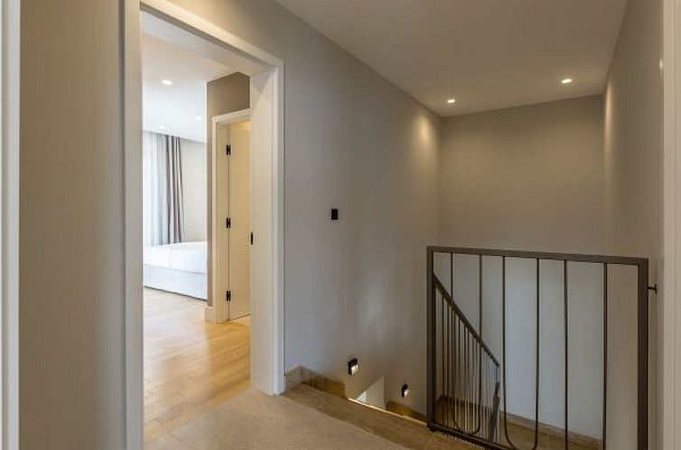 Vakantiehuis Beachfront villa Luce with seaview and pool