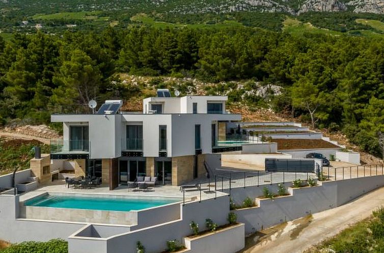 Vakantiehuis Beachfront villa Mare with seaview and pool