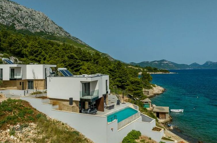 Vakantiehuis Beachfront villa Mare with seaview and pool