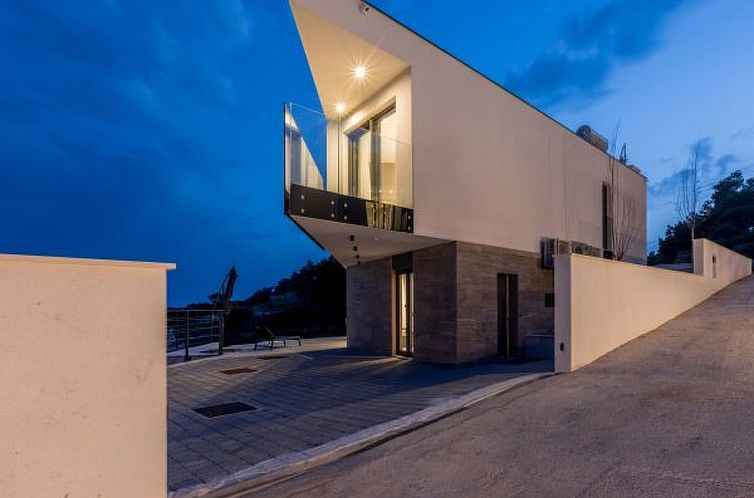 Vakantiehuis Beachfront villa Mare with seaview and pool