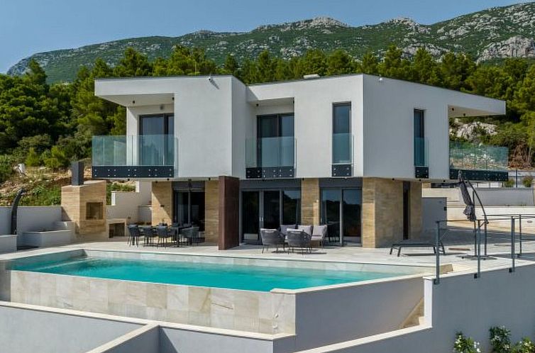 Vakantiehuis Beachfront villa Mare with seaview and pool