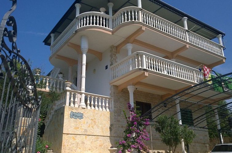 Guest house 10318810 - Apartment Dalmatia - Appartement Penthouse-Wohnung mit spektakulärem Meerblick