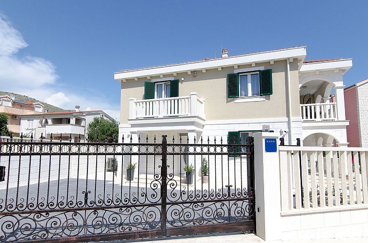 Vakantiehuis Villa Belezza 1 in der Nähe des Strandes