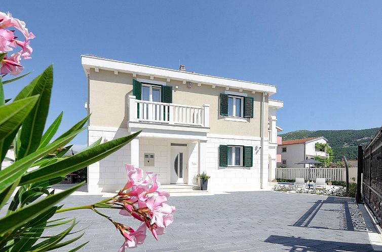 Vakantiehuis Villa Belezza 1 in der Nähe des Strandes