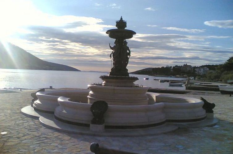 Appartement mit einer überdachten Terrasse