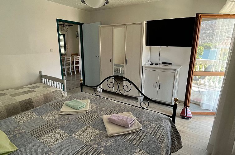 Appartement mit einer überdachten Terrasse