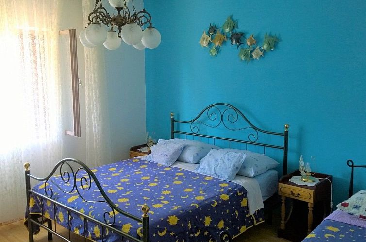 Appartement mit einer überdachten Terrasse