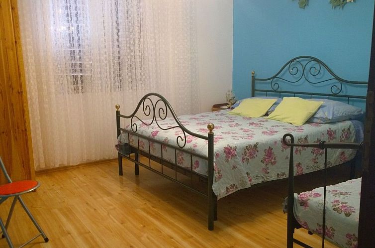 Appartement mit einer überdachten Terrasse