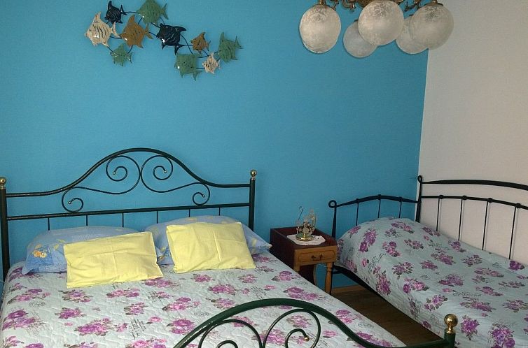 Appartement mit einer überdachten Terrasse