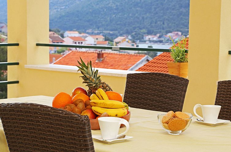 Guest house 10318827 - Apartment Dalmatia - Appartement für 4 Personen  + 2 Kinder ca. 100 m&sup2; in G
