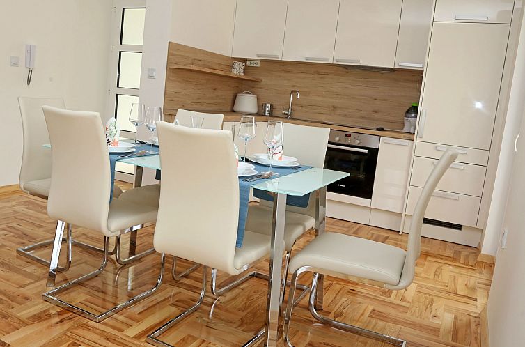 Appartement für 4 Personen  + 2 Kinder ca. 100 m&sup2; in G