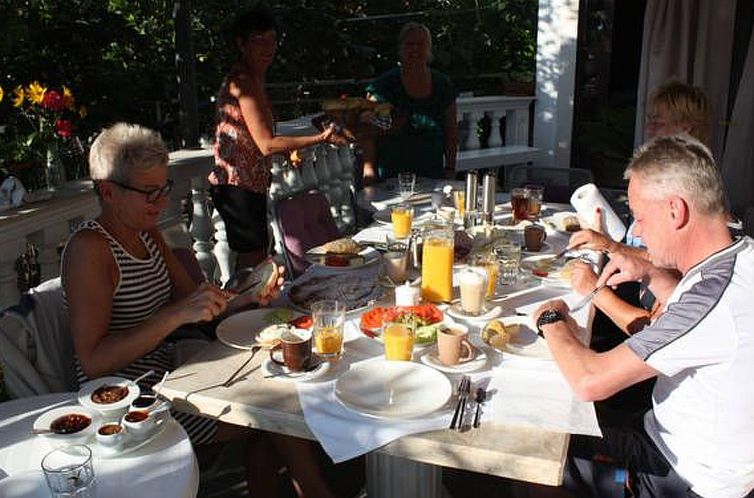 Appartement in Seget Donji mit Garten und Grill