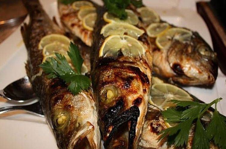 Appartement in Seget Donji mit Garten und Grill