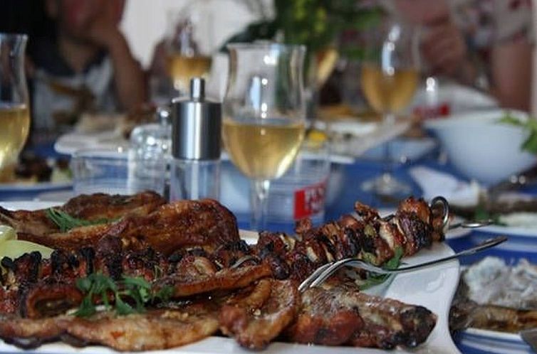 Appartement in Seget Donji mit Garten und Grill