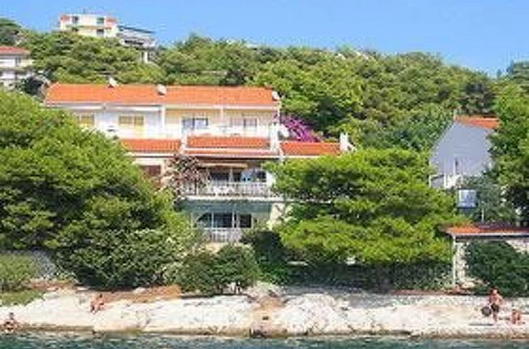 Guest house 1031935 - Apartment Dalmatia - Appartement für vier Personen, mit einem Balkon