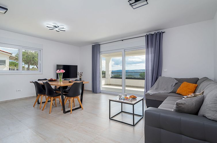 Vakantiehuis Ria with heated pool