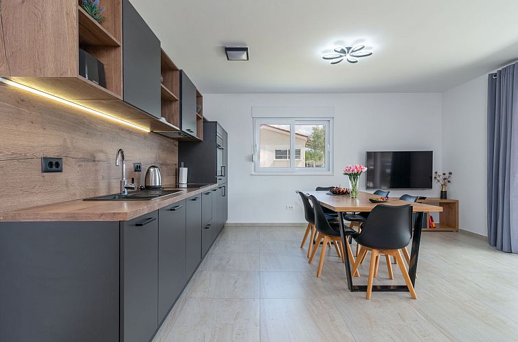 Vakantiehuis Ria with heated pool