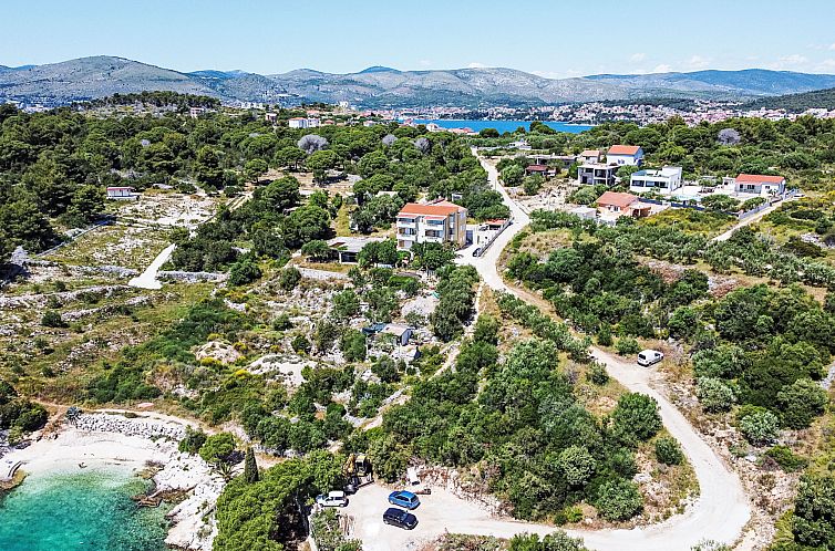 Vakantiehuis Ria with heated pool