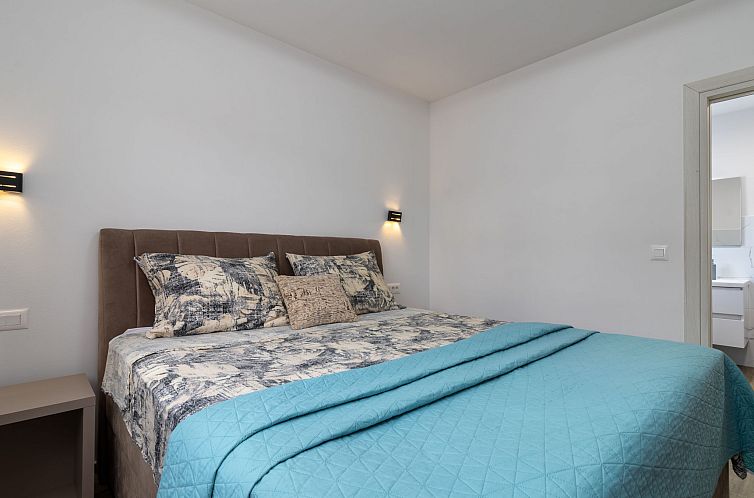 Vakantiehuis Ria with heated pool