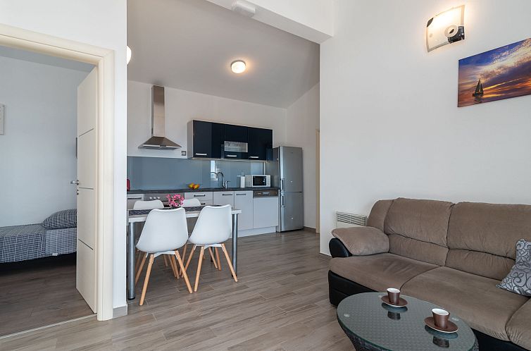 Vakantiehuis Ria with heated pool