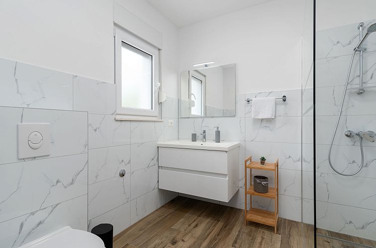 Vakantiehuis Ria with heated pool