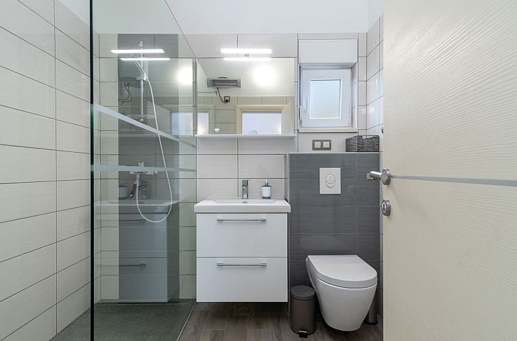 Vakantiehuis Ria with heated pool