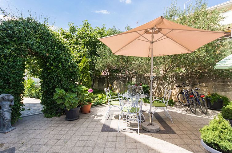 Appartement Wohnung "Lorenzo" mit Terrasse