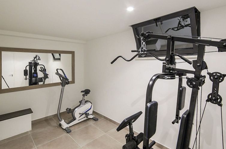 Vakantiehuis Luxusvilla Viola mit Pool, Sauna und Fitnessrau