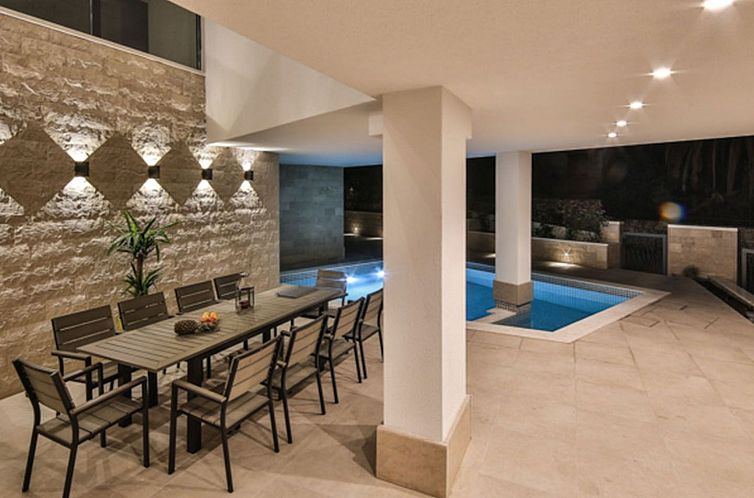 Vakantiehuis Luxusvilla Viola mit Pool, Sauna und Fitnessrau