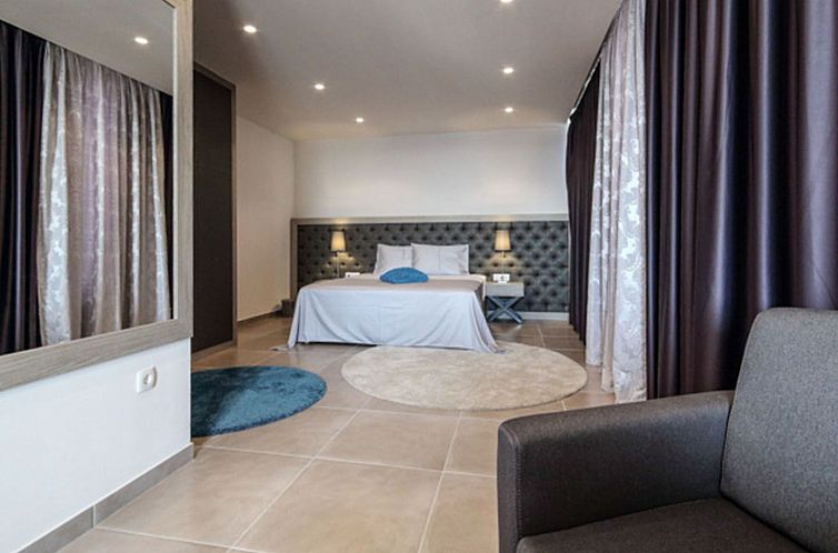 Vakantiehuis Luxusvilla Viola mit Pool, Sauna und Fitnessrau