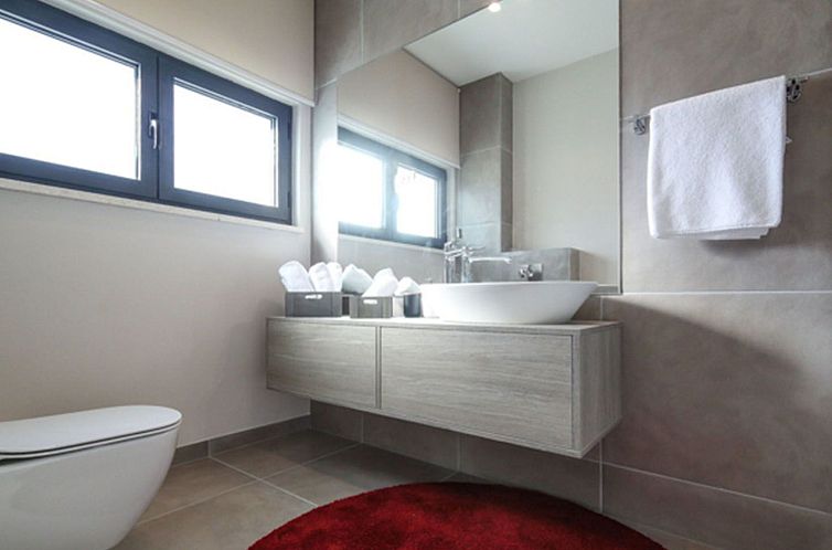 Vakantiehuis Luxusvilla Viola mit Pool, Sauna und Fitnessrau