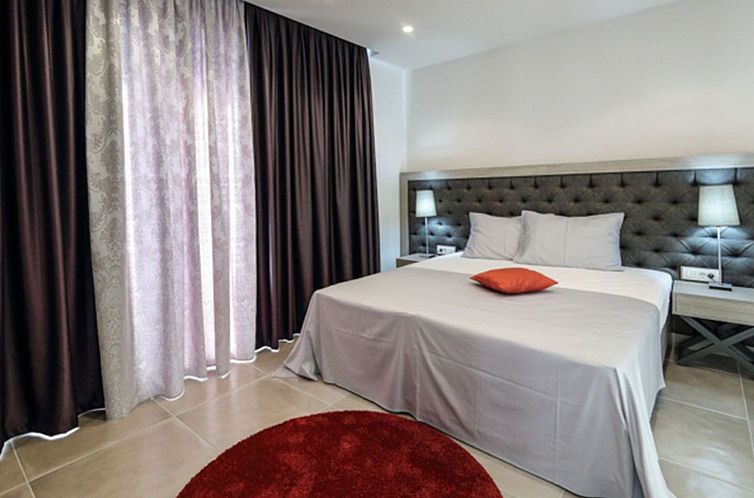 Vakantiehuis Luxusvilla Viola mit Pool, Sauna und Fitnessrau