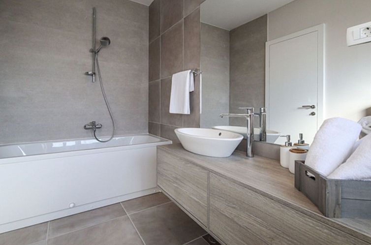 Vakantiehuis Luxusvilla Viola mit Pool, Sauna und Fitnessrau